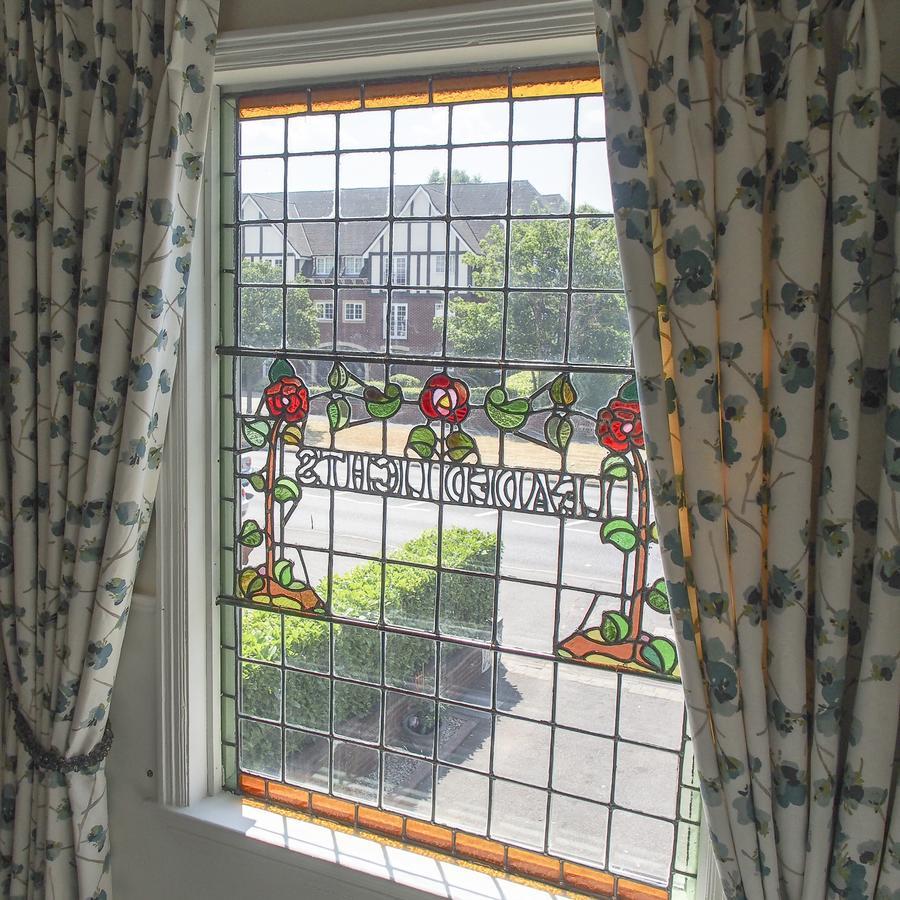 Leaded Light Guest House Solihull Exteriör bild